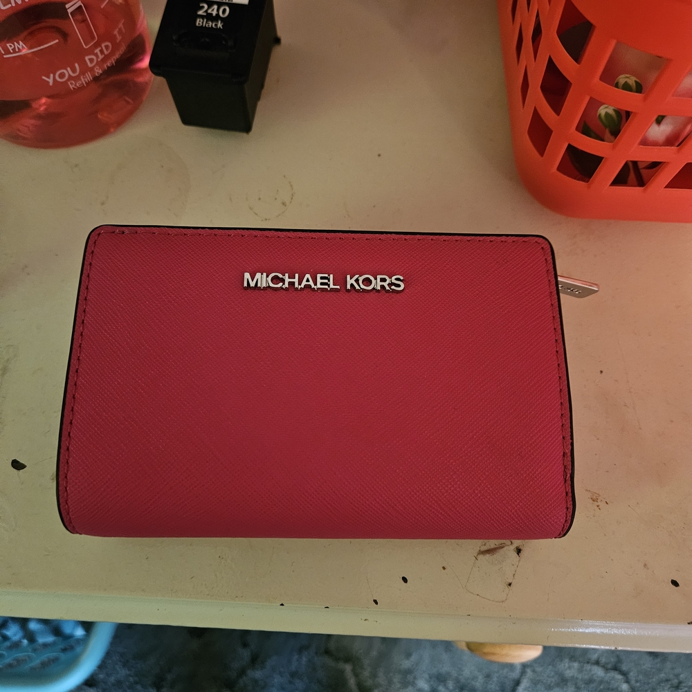 Michael Kors Fuchsia Wallet